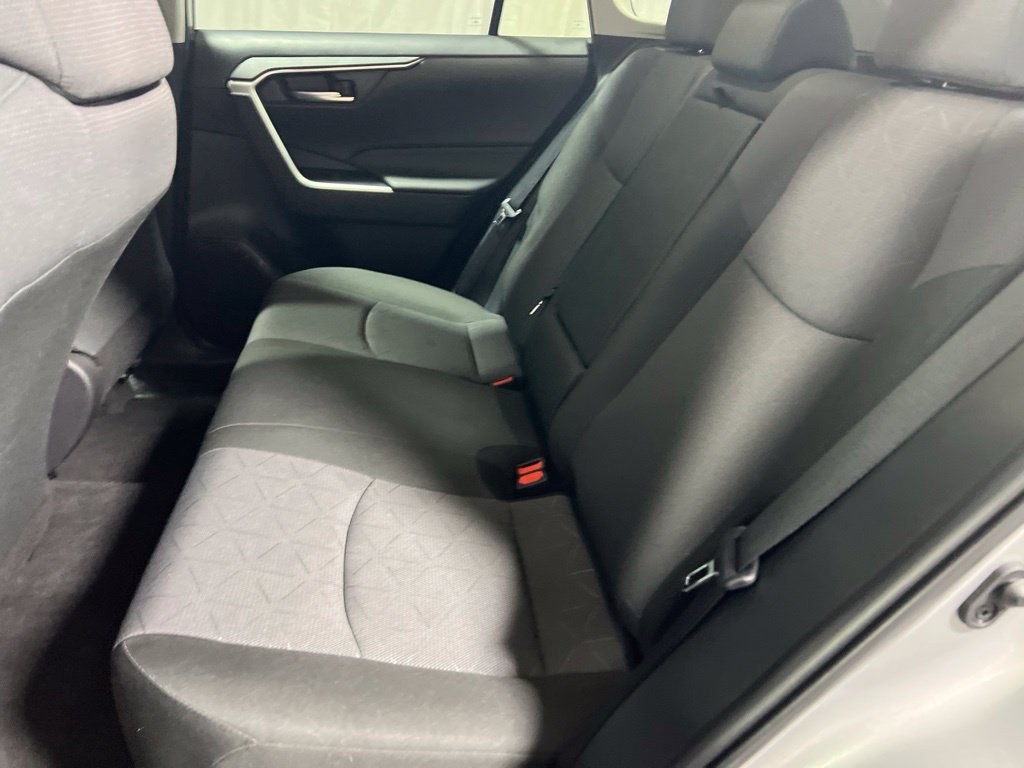 Used 2025 Toyota RAV4 XLE AWD/4WD image 17