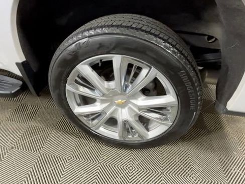 Used 2023 Chevrolet Silverado 1500 High Country w/ High Country Premium Package AWD/4WD image 16