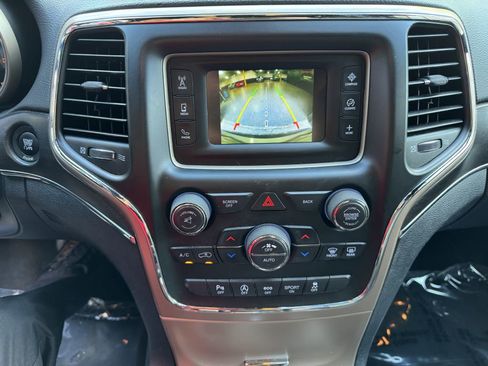 Used 2016 Jeep Grand Cherokee Limited image 10