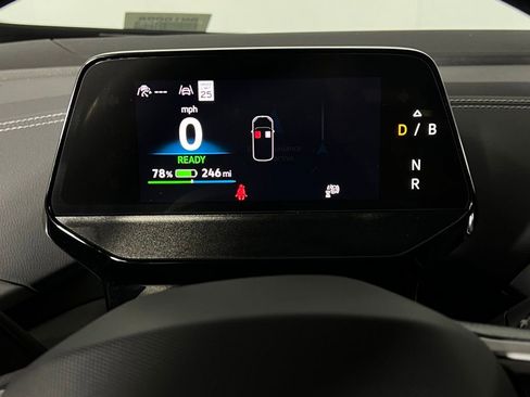 Used 2025 Volkswagen ID.4 Pro image 15