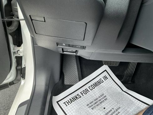 Used 2024 Lexus ES 350 w/ Premium Package FWD image 20