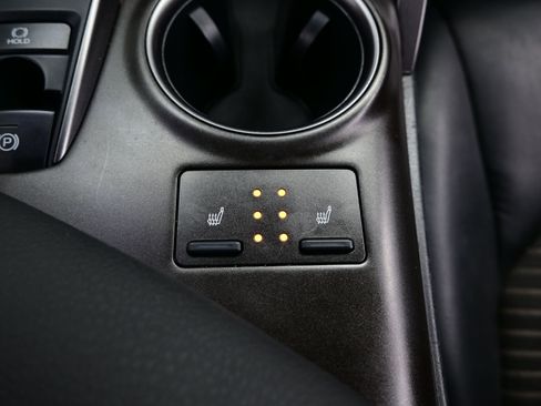 Used 2021 Toyota Camry SE w/ Cold Weather Package image 22