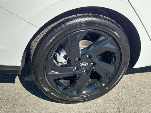 New 2026 Hyundai Elantra SEL Sport FWD image 31