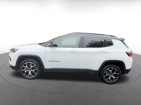 Used 2025 Jeep Compass Limited AWD/4WD image 9