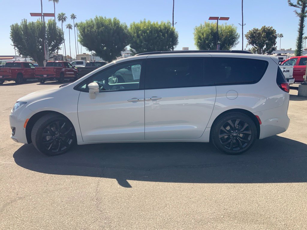 Certified 2020 Chrysler Pacifica Limited FWD image 4