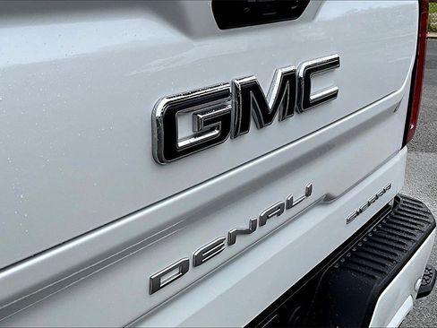 Used 2024 GMC Sierra 1500 Denali Ultimate image 32