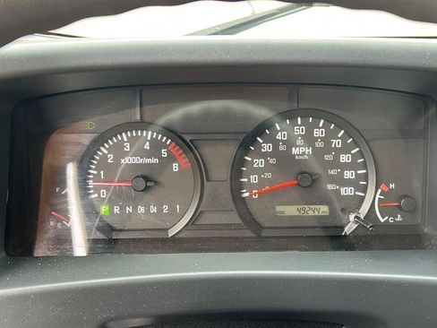 Used 2018 Isuzu NPR RWD image 30