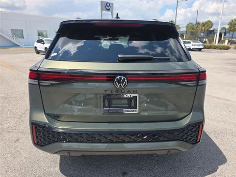 New 2026 Volkswagen Tiguan SE R-Line FWD image 5