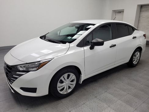 Used 2025 Nissan Versa S w/ Trunk Package FWD image 2
