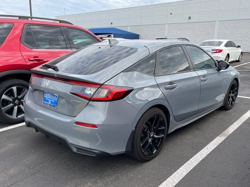 Used 2025 Honda Civic Sport image 4