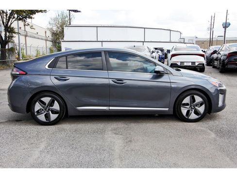 Used 2020 Hyundai Ioniq SEL image 8