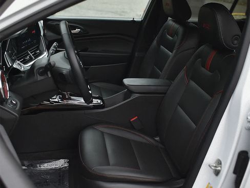 Used 2025 Chevrolet Trax RS w/ Driver Confidence Package FWD image 9