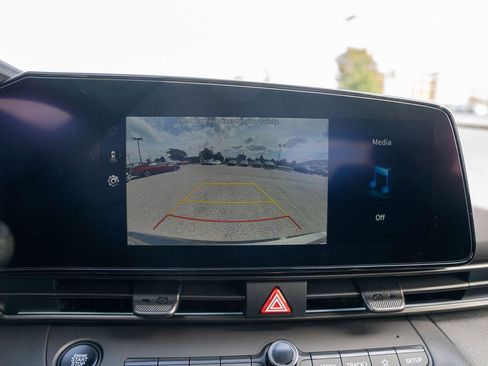 New 2025 Hyundai Elantra SEL image 29