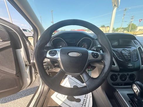 Used 2012 Ford Focus SE FWD image 13