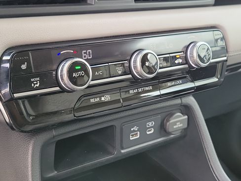 Used 2023 Honda Pilot EX-L image 26