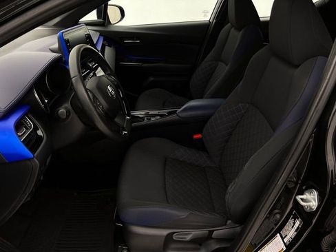 Used 2020 Toyota C-HR XLE FWD image 11