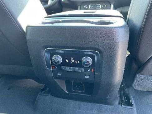 Used 2023 Chevrolet Suburban Z71 w/ Luxury Package image 37