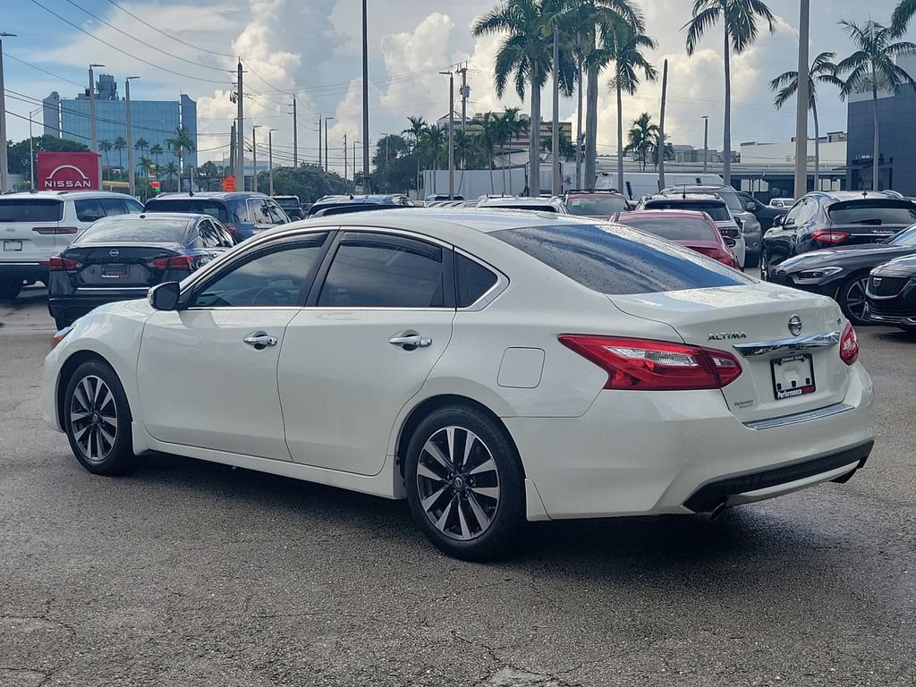 Used 2016 Nissan Altima 2.5 SL w/ 2.5 Technology w/LED Package FWD image 10