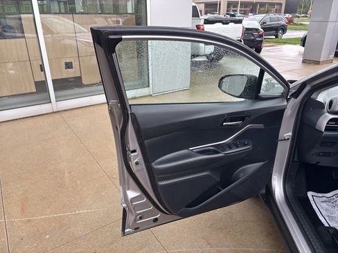 Used 2020 Toyota C-HR LE FWD image 26
