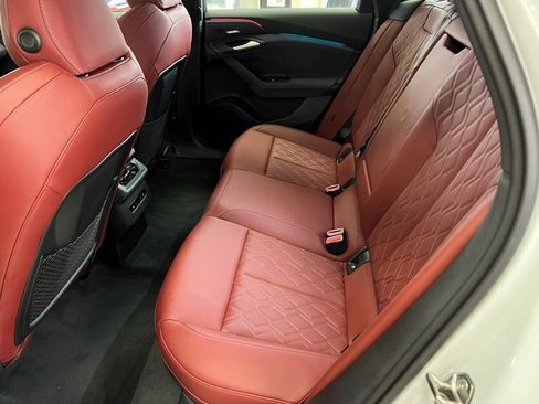 Certified 2025 Audi S6 e-tron Prestige w/ 21" Black Optic Package image 20