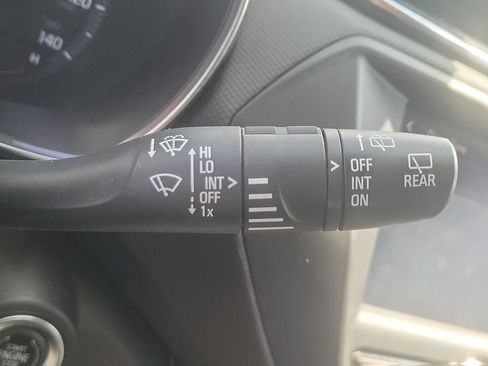 Used 2021 Chevrolet TrailBlazer LT AWD/4WD image 25