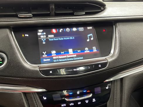 Used 2018 Cadillac XT5 Luxury w/ Driver Awareness Package FWD image 8