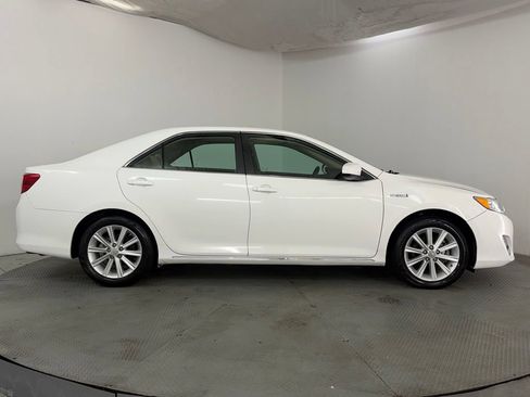 Used 2012 Toyota Camry XLE w/ Leather Pkg FWD image 5