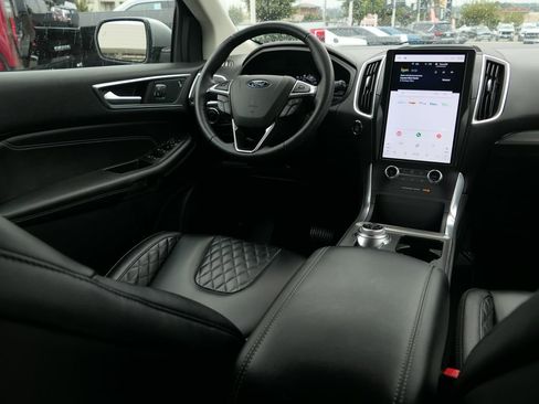 Used 2024 Ford Edge Titanium image 23