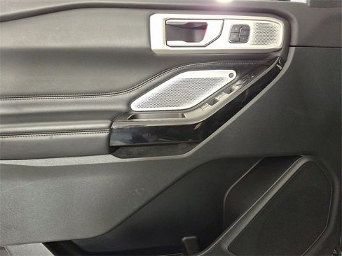Used 2021 Ford Explorer Platinum w/ Equipment Group 601A image 16