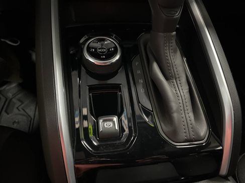 Used 2024 Chevrolet Colorado Trail Boss w/ Technology Package image 22