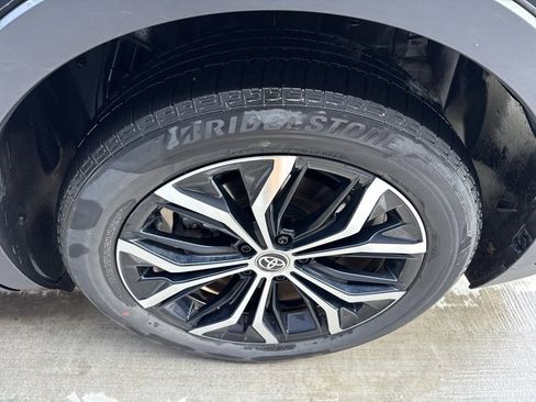 Used 2024 Toyota Crown Limited image 22