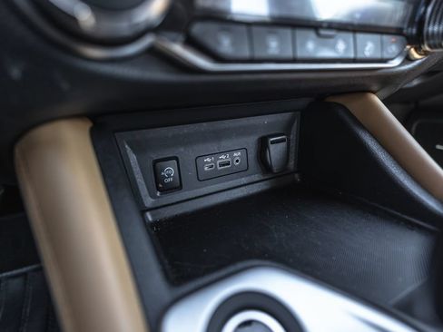 Used 2025 Nissan Sentra SV w/ SV Premium Package FWD image 14