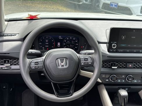 Used 2024 Honda Accord EX image 18