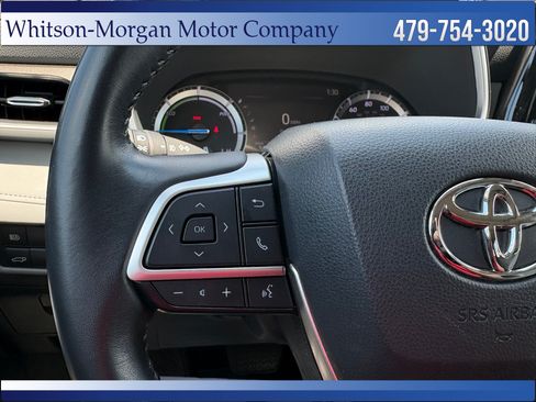Used 2022 Toyota Highlander XLE AWD/4WD image 16