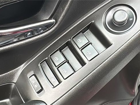 Used 2021 Chevrolet Trax LT w/ Driver Confidence Package image 10