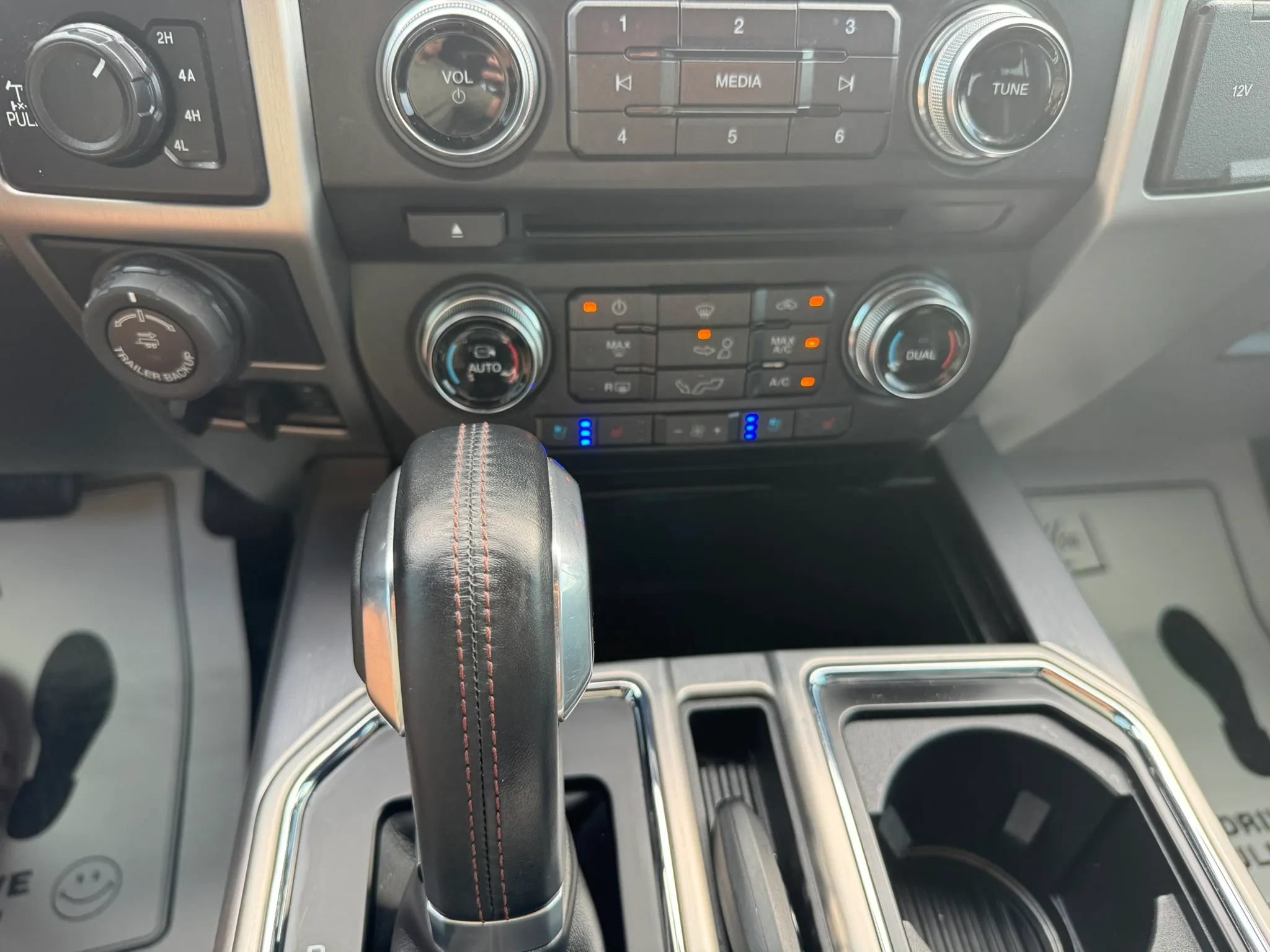 Used 2018 Ford F150 Platinum w/ Equipment Group 701A Luxury AWD/4WD image 10