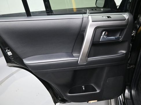 Certified 2022 Toyota 4Runner Limited AWD/4WD image 31