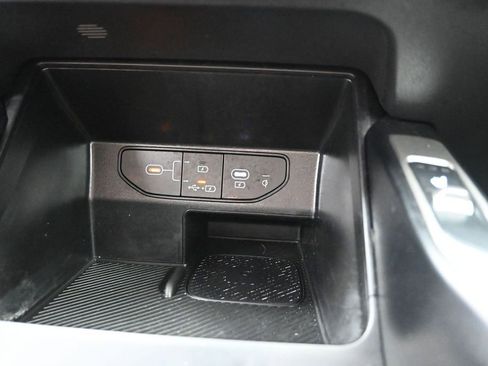 Used 2025 Kia Sorento S AWD/4WD image 13