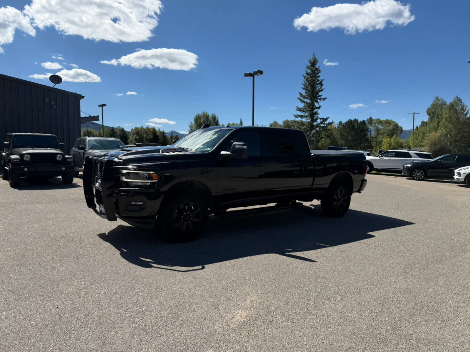 Used 2023 RAM 2500 Laramie AWD/4WD image 1