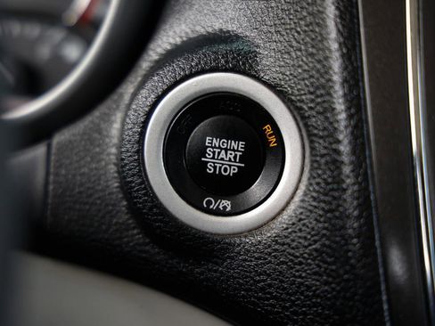 Used 2020 Dodge Journey SE FWD image 29