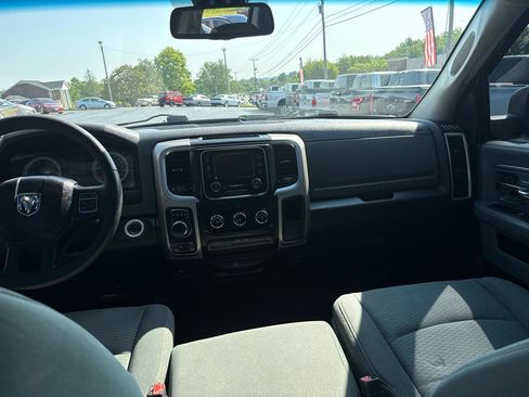 Used 2015 RAM 1500 Classic SLT AWD/4WD image 9