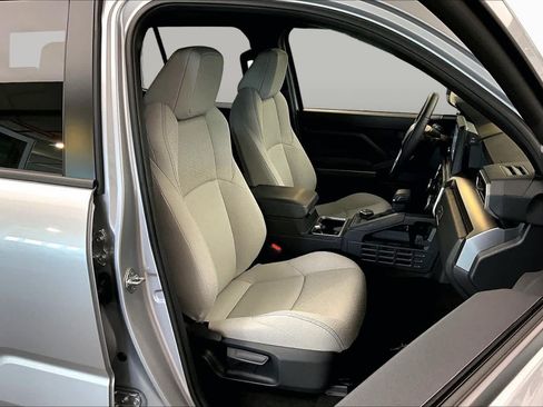 Used 2025 Toyota 4Runner SR5 RWD image 9