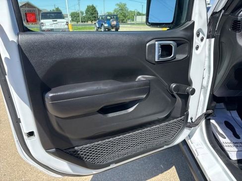 Used 2021 Jeep Wrangler Sport AWD/4WD image 14