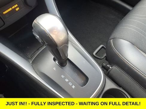 Used 2020 Chevrolet Trax LT w/ LT Convenience Package image 21