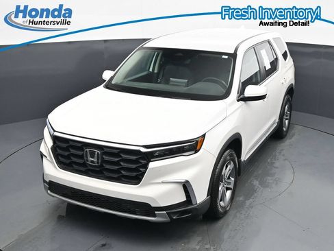 Used 2025 Honda Pilot EX-L image 16