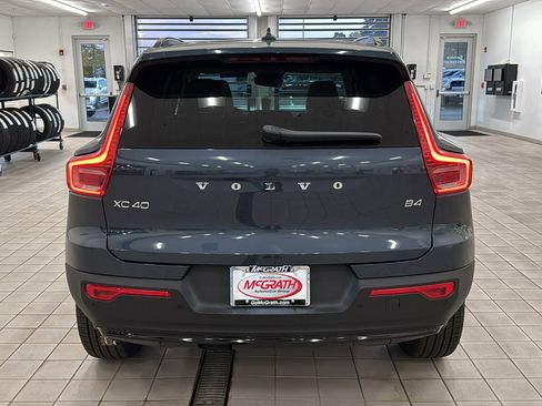 Used 2026 Volvo XC40 B4 Plus w/ Climate Package image 6