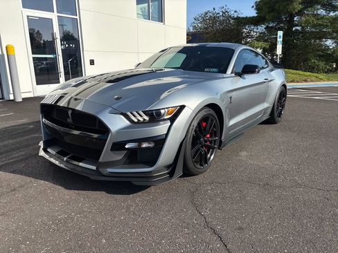Used 2022 Ford Mustang Shelby GT500 w/ Technology Package RWD image 8