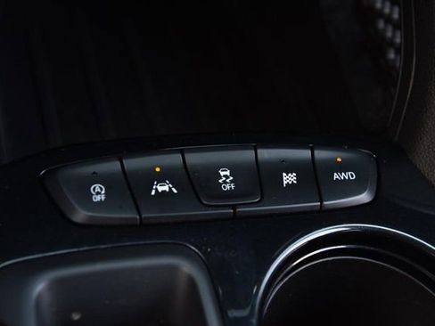 Used 2025 Chevrolet TrailBlazer LT AWD/4WD image 14