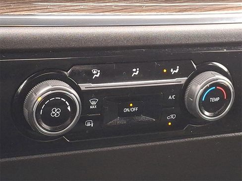 Used 2024 Chevrolet Silverado 3500 LT image 15