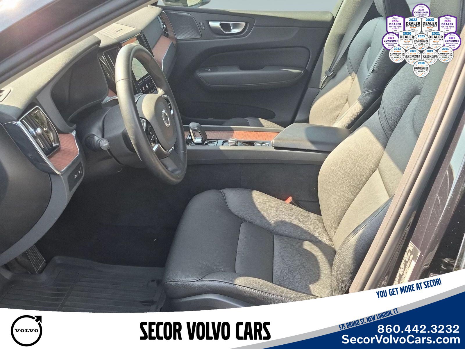 Certified 2024 Volvo XC60 T8 Plus w/ Protection Package Premier AWD/4WD image 18